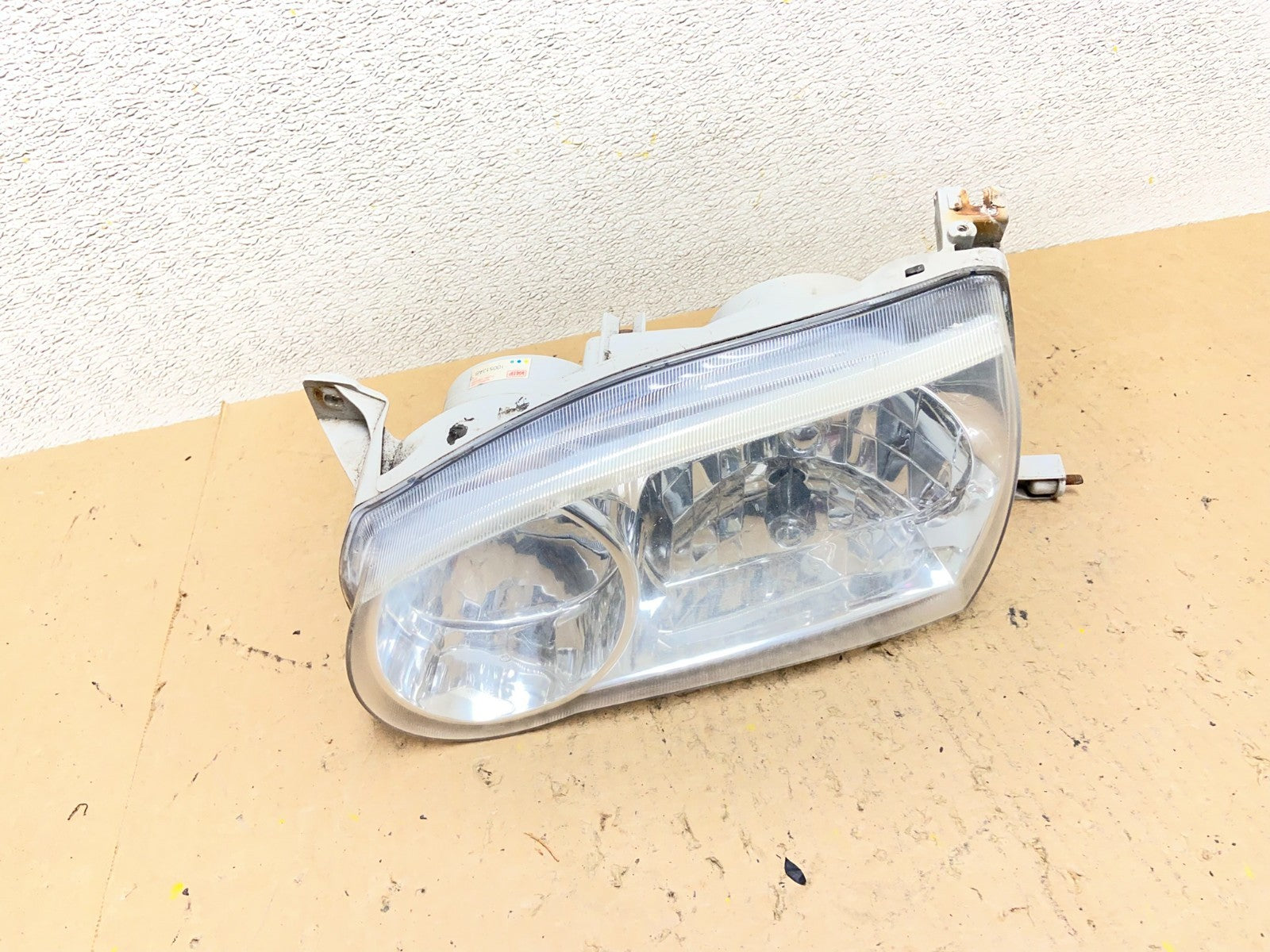 2001 2002 Toyota Corolla Left Driver LH Side Halogen Headlight Oem AA0155 DW0