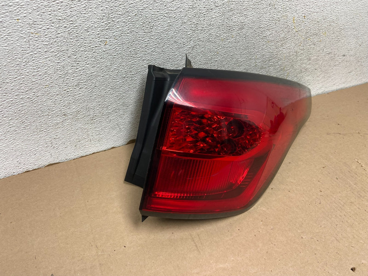 2017 2018 2019 Ford Escape Right Passenger RH Side Tail Light ah0912 DG1