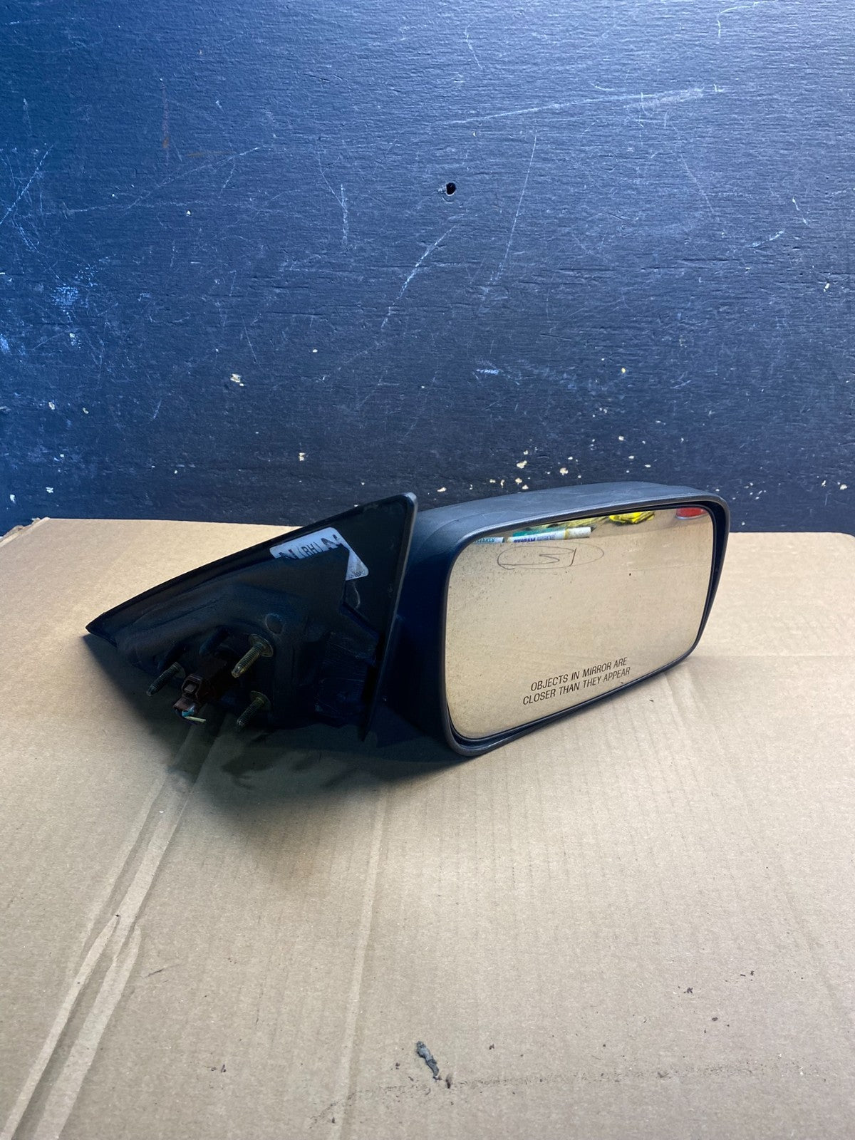 2005 to 2009 Ford Mustang Passenger Right Side View Mirror OEM AB0782 MS9