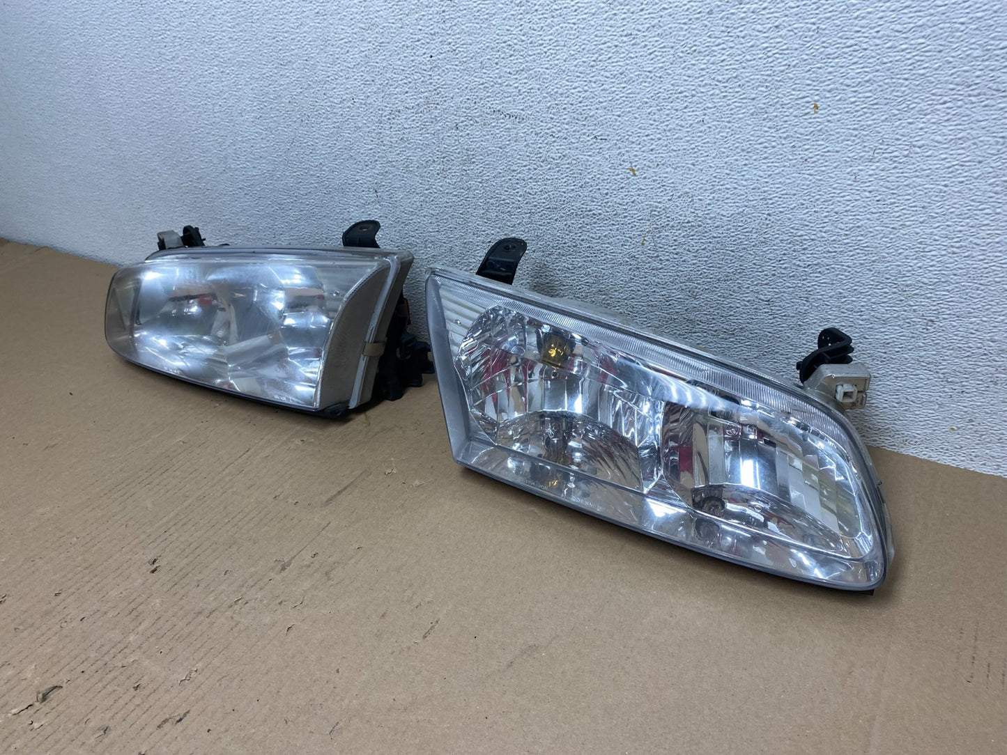 2000 to 2001 Toyota Camry Front Left+Right Side Headlights AE7217 DW1