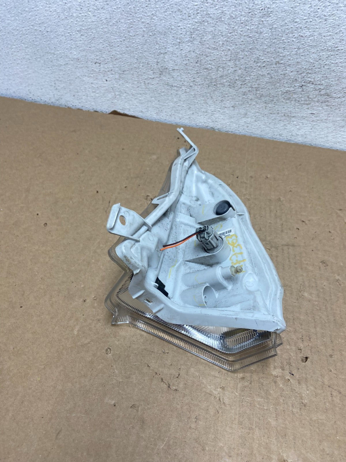 2013 - 2017 Nissan Leaf Right Front Passenger Side Turn Signal Marker AF7363 DG5