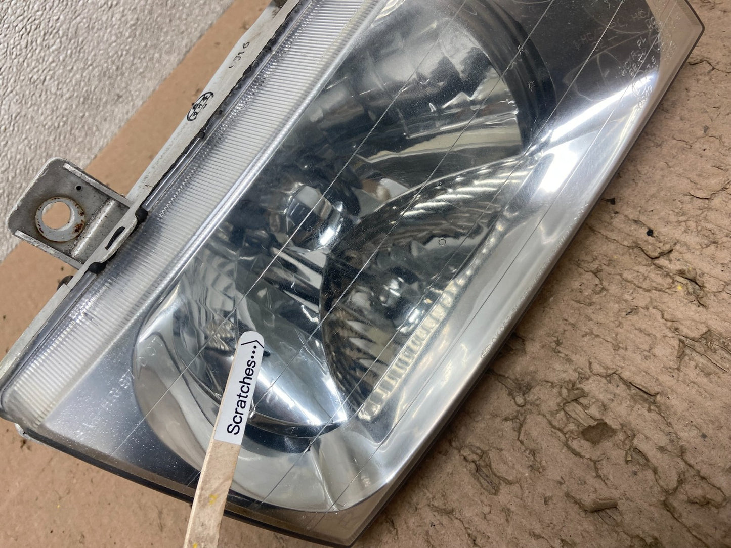 1998 to 2002 Kia Sportage Right Passenger RH Halogen Headlight OEM Y4964 DG3