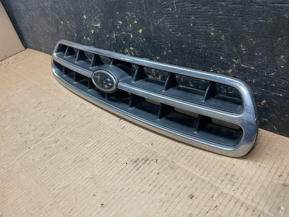 2000 to 2002 Subaru Legacy Outback Grill Grille OEM Y1931 DG2