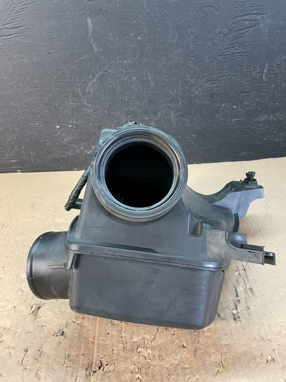 2017-2020 Chrysler Pacifica 3.6L AT FWD Air Intake Cleaner Resonator ad8274 DG3