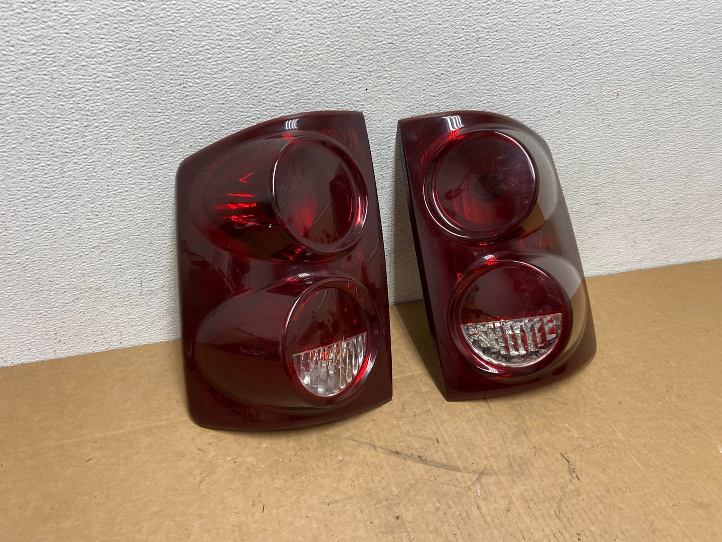2005-2011 Dodge Dakota Left+Right Set Black Smoked Tail Light AD6079 DG2