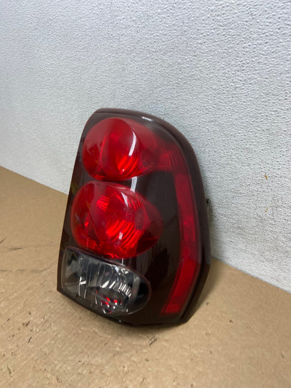 2002 to 2009 Chevrolet Trailblazer Right Passenger Rh Tail Light AG1100 LK1