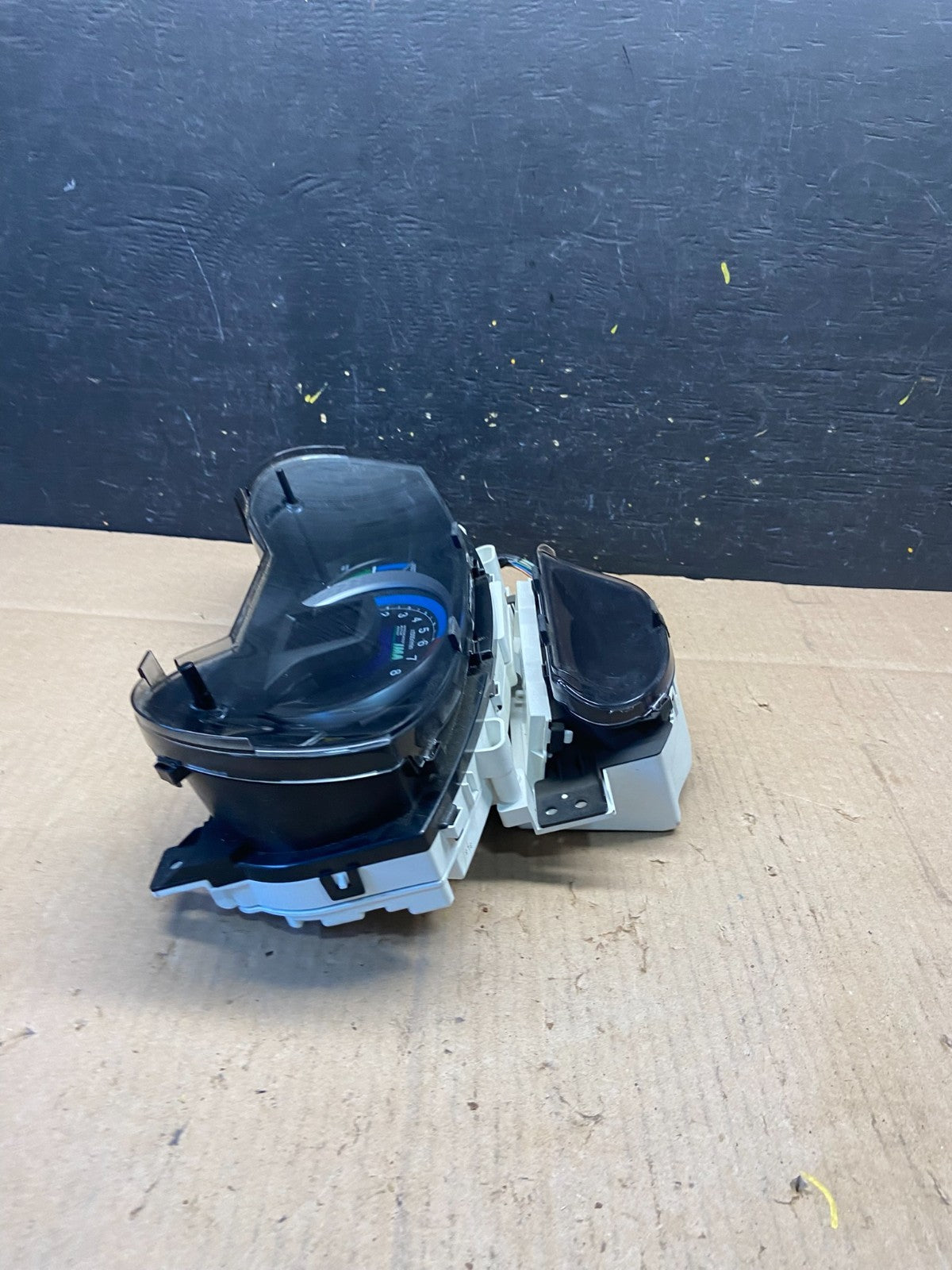 2010 2011 Honda Insight Speedometer Instrument Cluster P9333 DG2