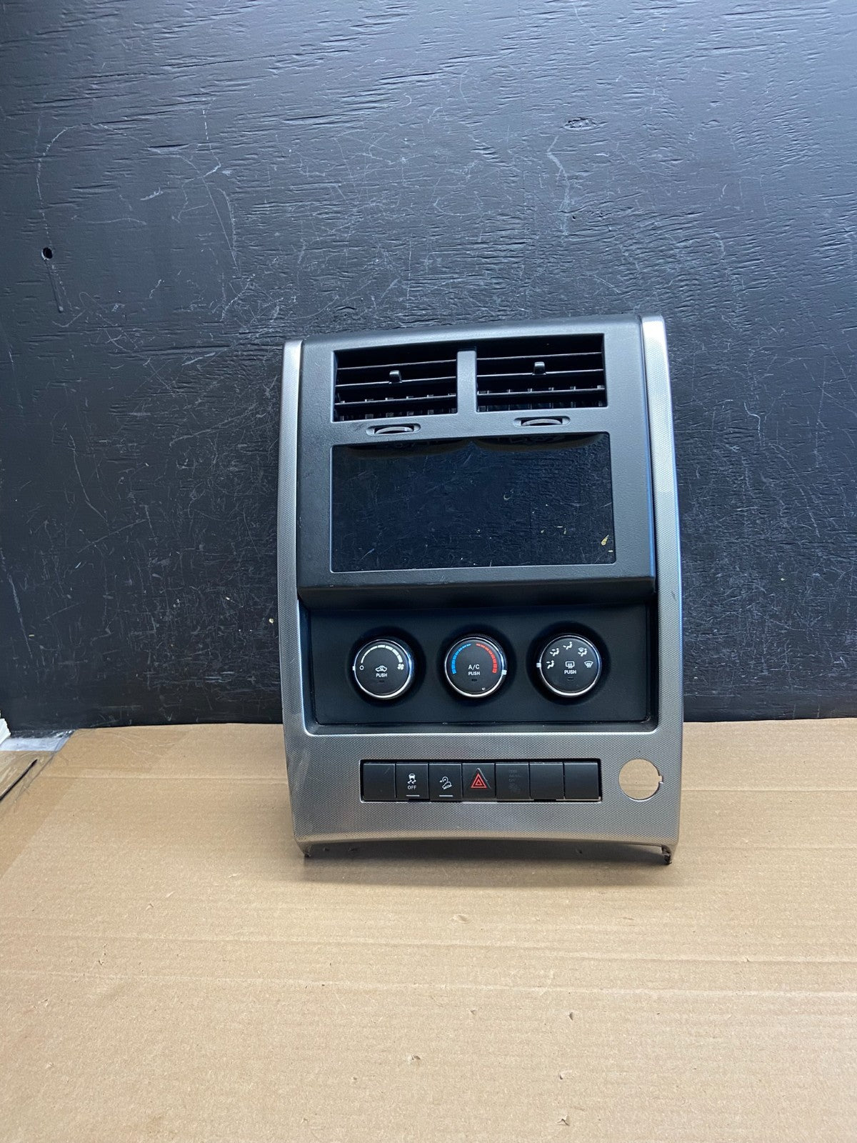 2008 to 2012 Jeep Liberty Dash Climate Temperature Control Radio Bezel AG5061 DG0