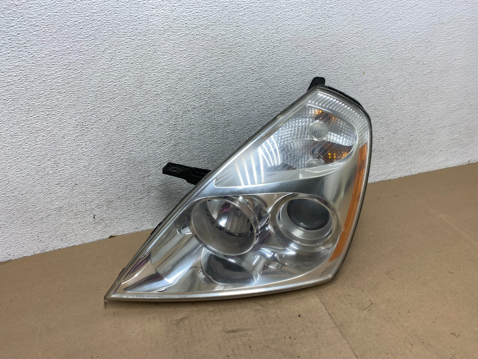 2008-2012 Kia Sedona Left Driver Lh Side Headlight Halogen AG4613 DW2