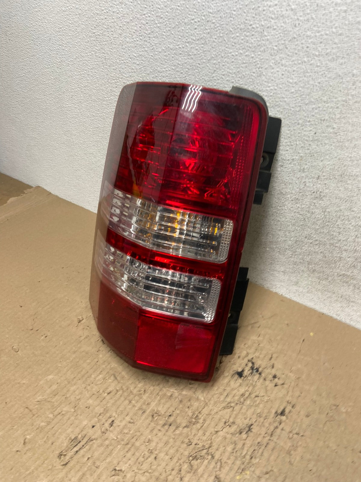 2008 to 2012 Jeep Liberty Left Driver Side Lh Tail Light AF7011 LK1