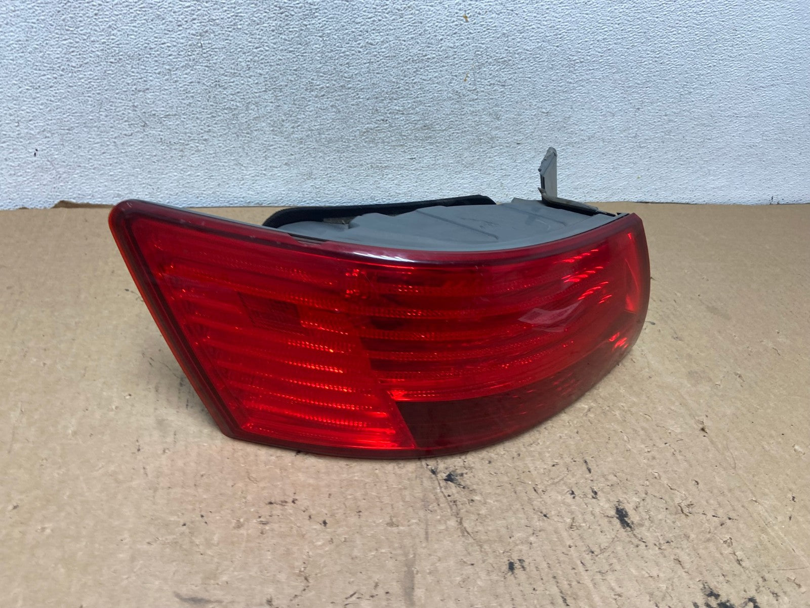 2009 to 2010 Hyundai Sonata Left Driver Lh Side Tail Light AG2414 LK2