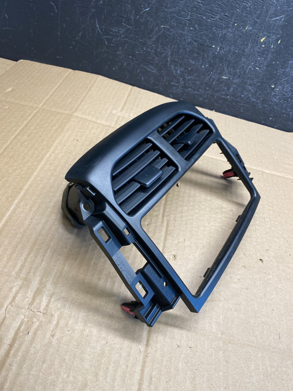 2004 to 2005 Toyota Rav4 Center Console Dash Radio Bezel Air Vent Trim AC9336 DG1