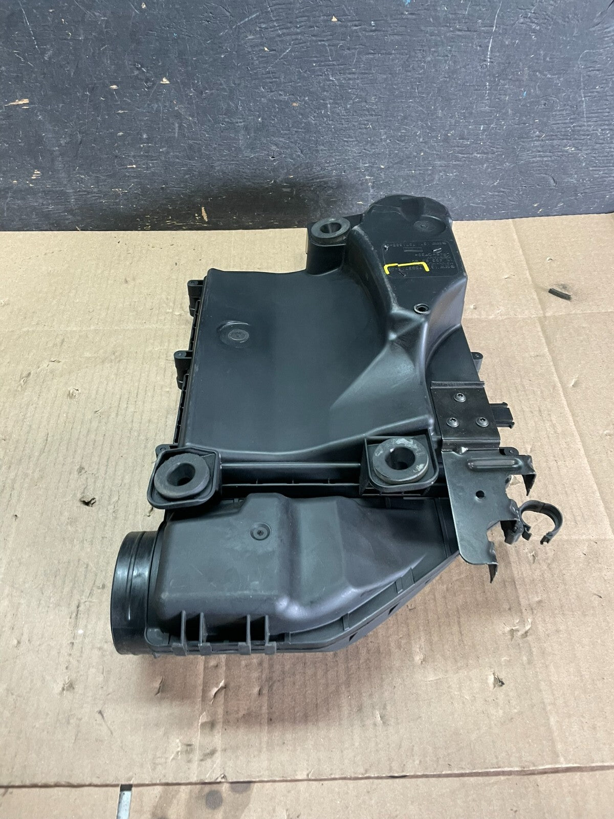 2007 to 2010 BMW X5 Air Intake Cleaner Filter Housing Box M2542 DG7