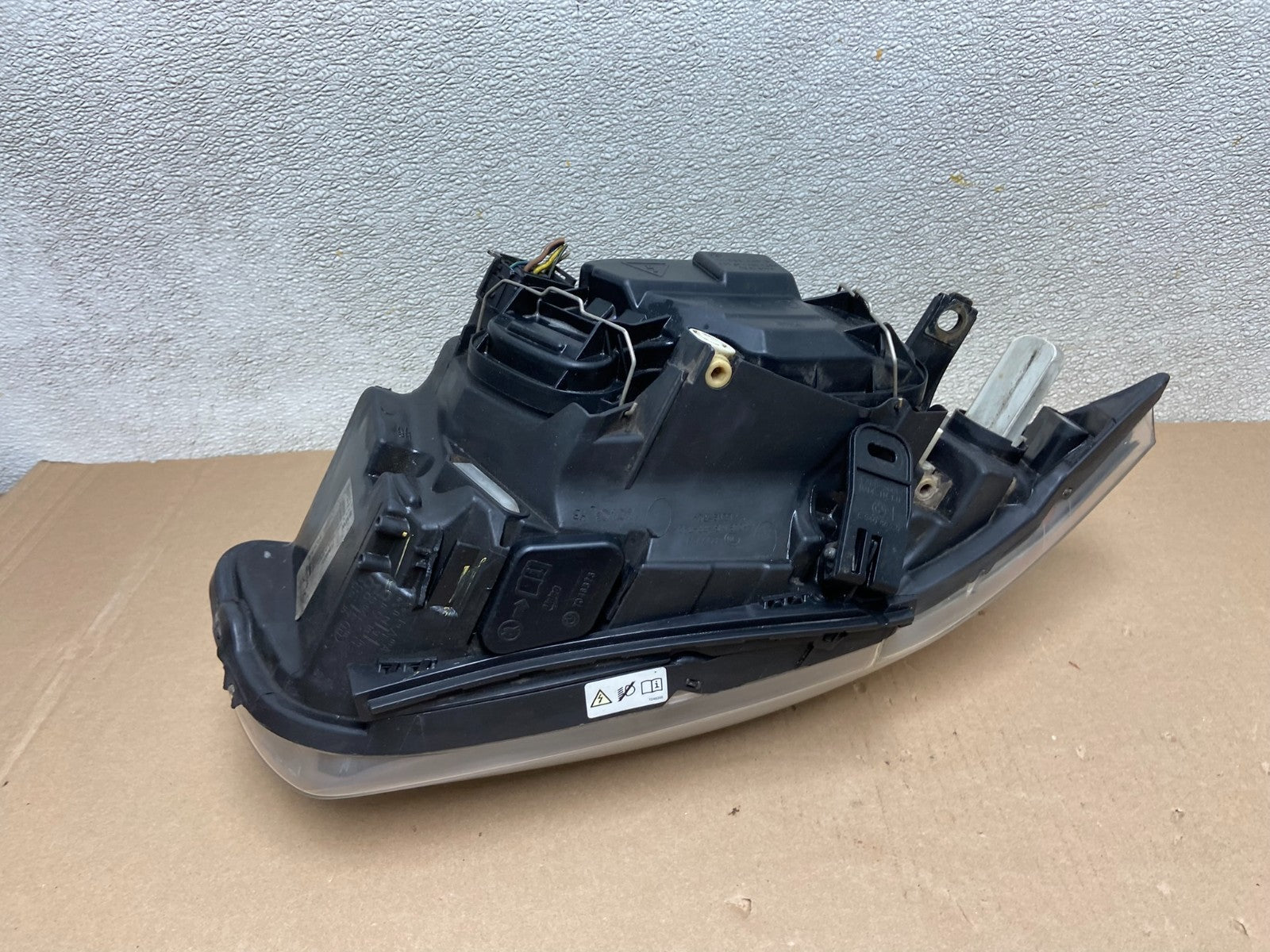 2008-2014 BMW 128i 1-Series Left Driver LH Side Xenon Headlight OEM AB4992 DW5