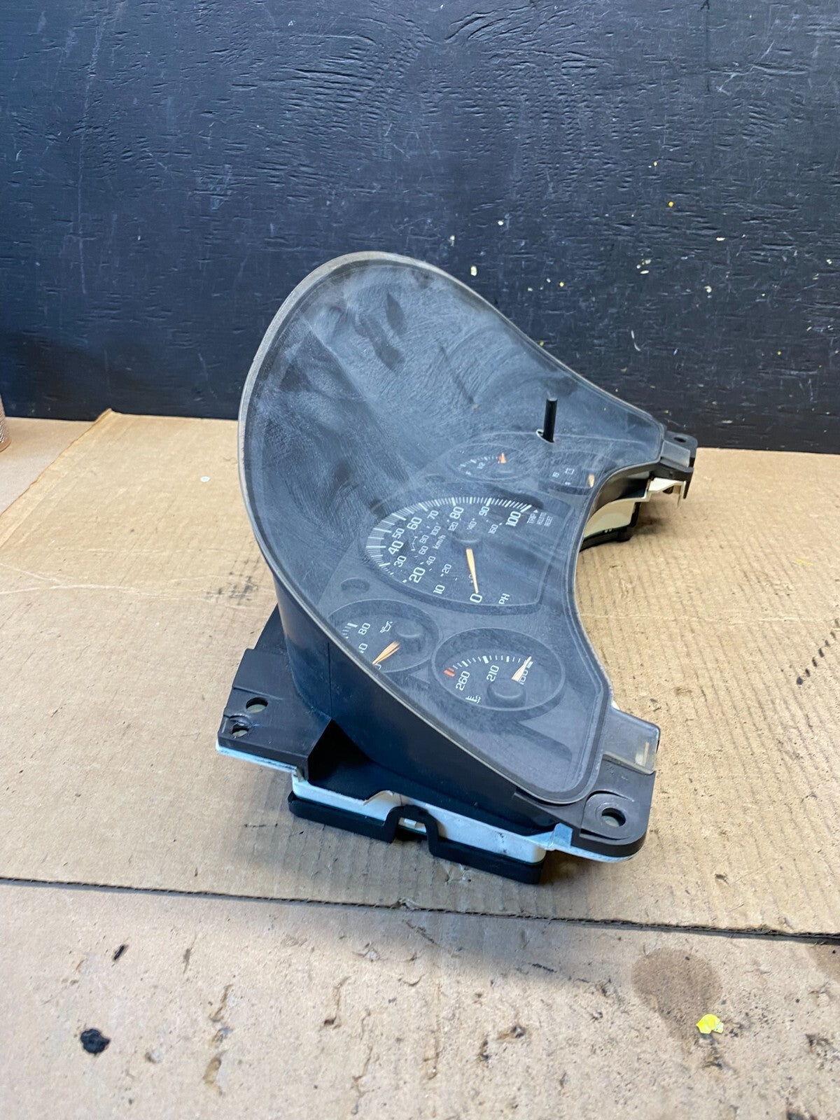 2004 to 2007 Chevrolet Express Speedometer Cluster Gauge M4421 DG1