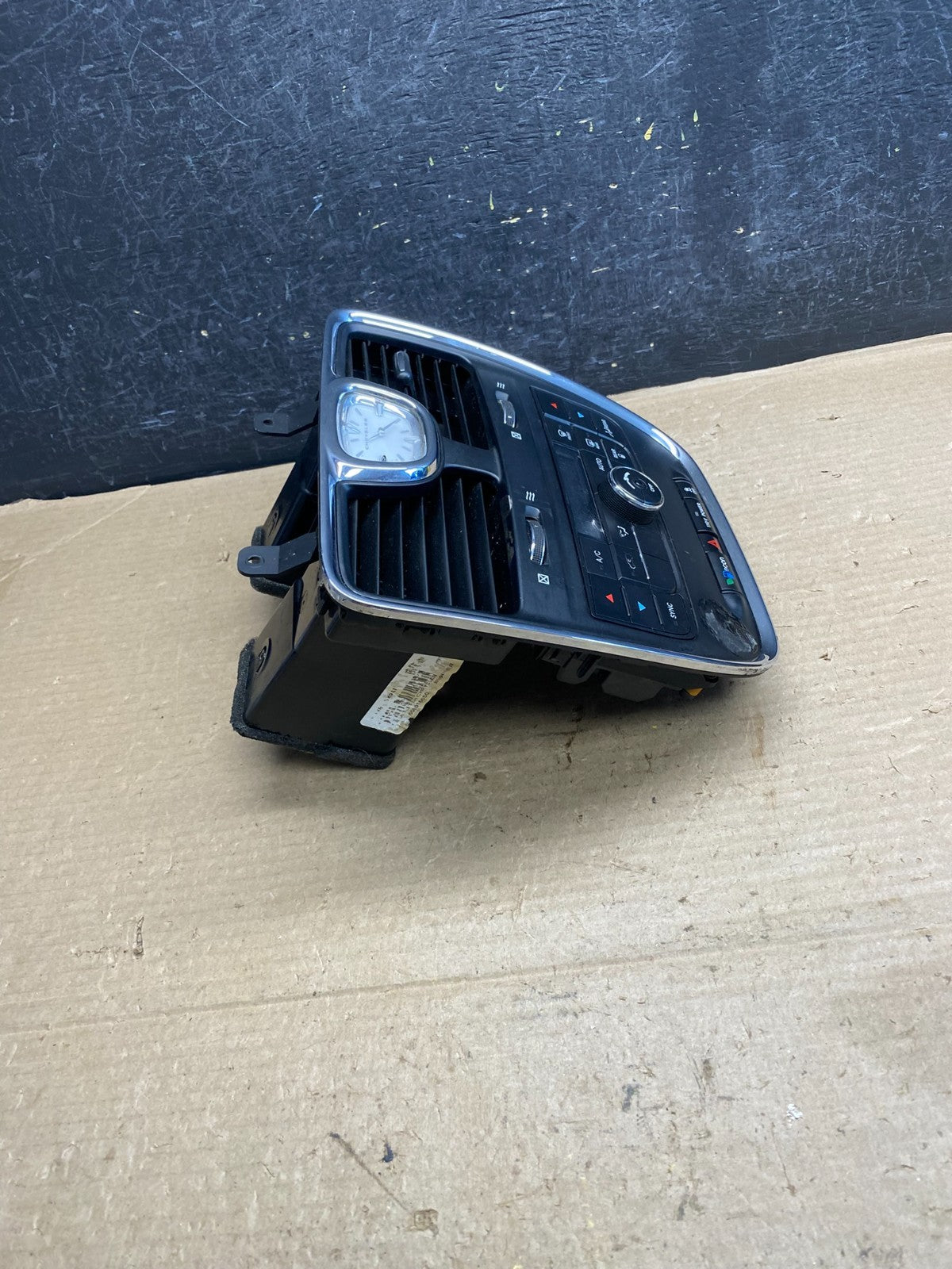 2011-2016 Chrysler Town Country Climate Control Panel Center Dash Trim ah3847 DG1