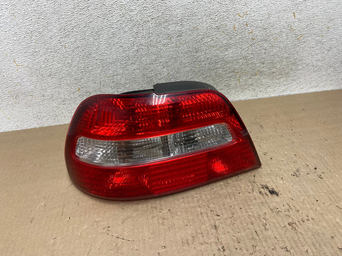 2001 to 2004 Volvo S40 Left Driver LH Side Tail Light AI2417 LK0