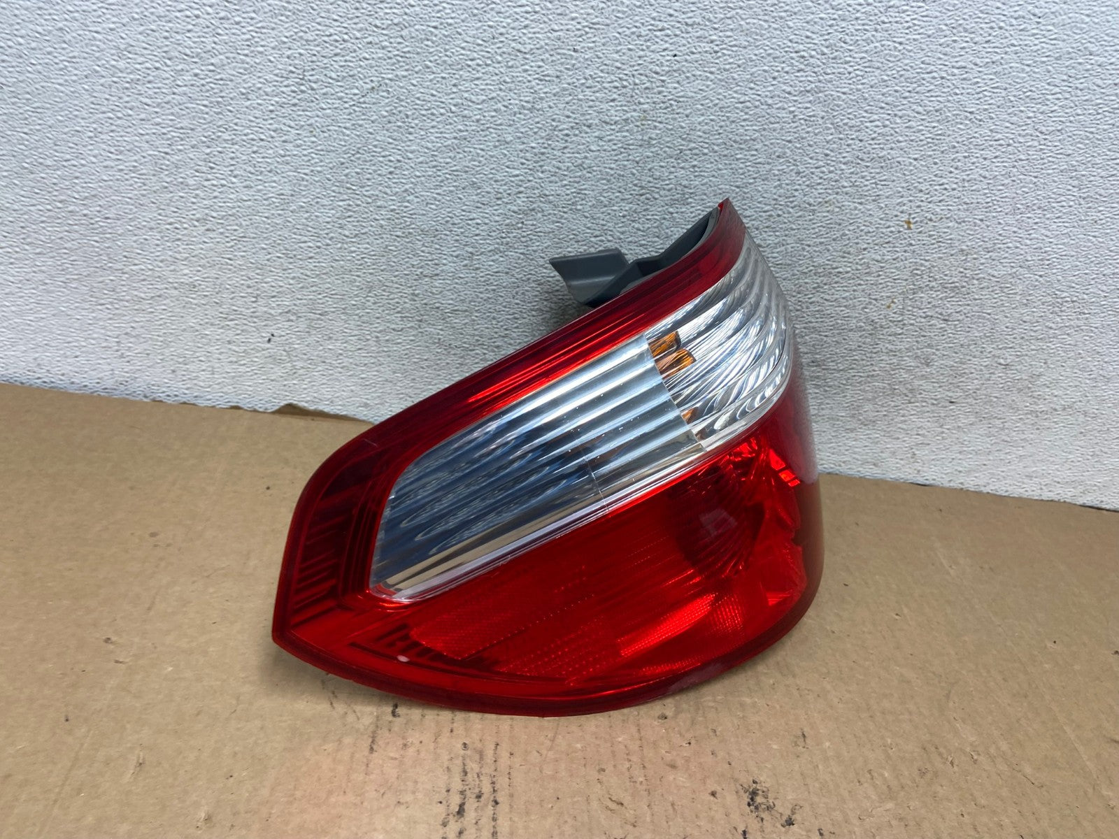 2005 2006 2007 Honda Odyssey Left Driver LH Side Tail Light AG2103 LK2