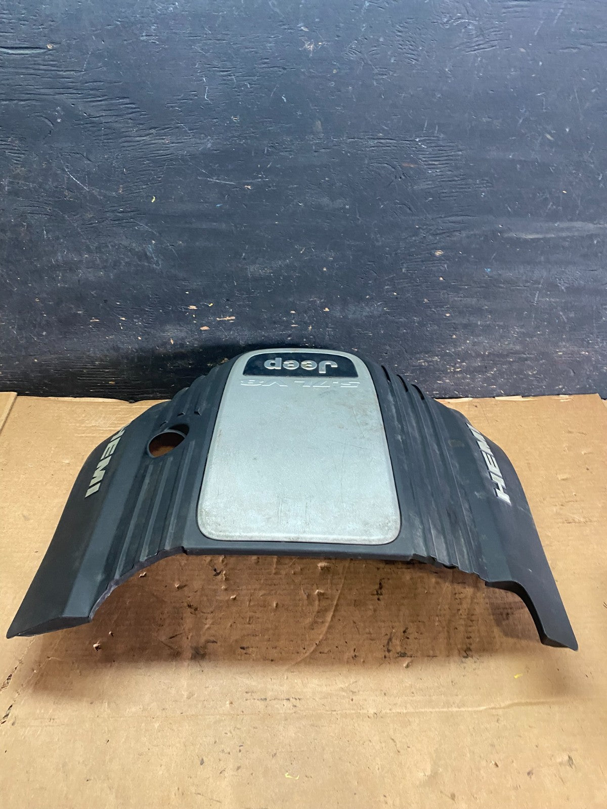 2005 to 2010 Jeep Grand Cherokee 5.7L Hemi Engine Cover Plastic Shield s0440 DG1