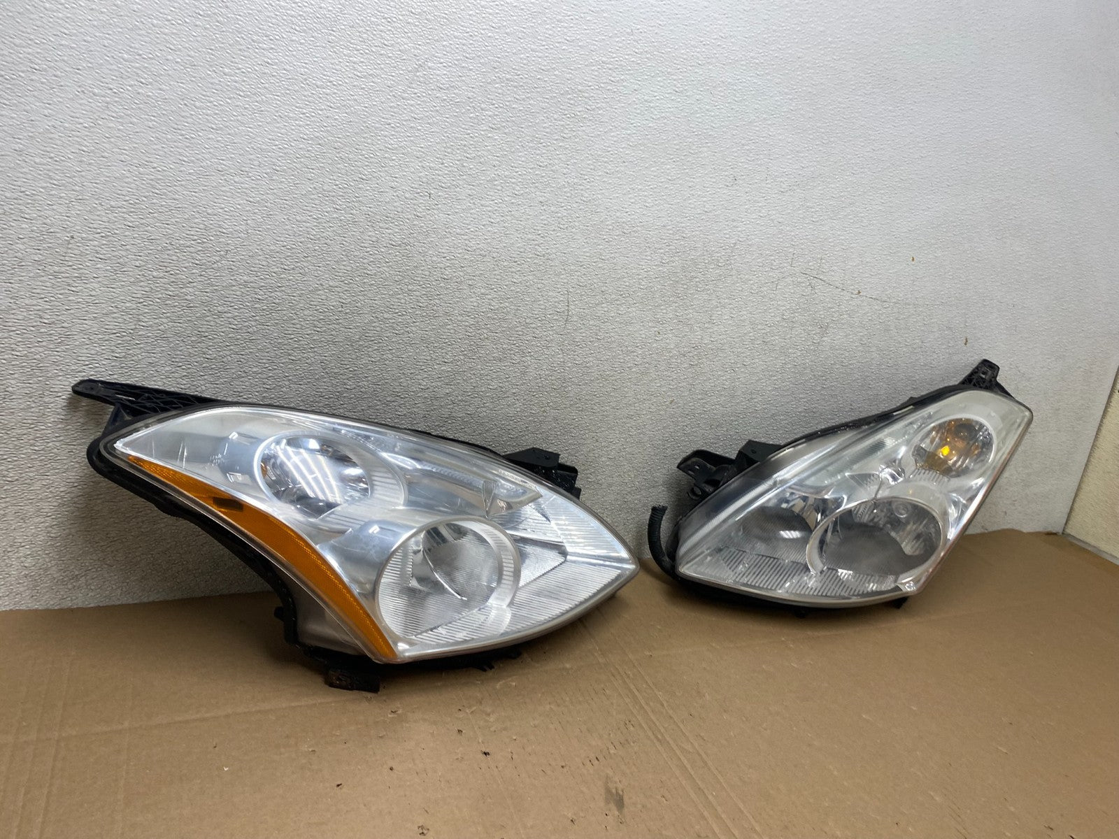 Sedan 2010 2011 2012 Nissan Altima Headlights Halogen Left+Right Side T8180 DW2