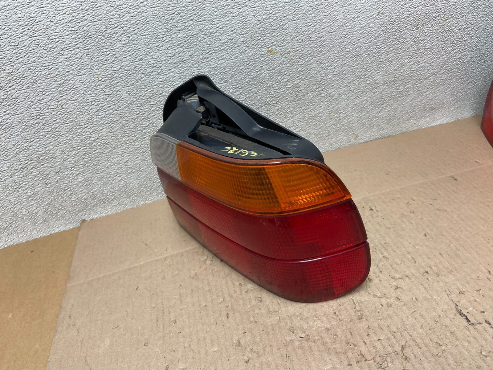 1995 to 1999 BMW 3-Series E36 318i Right Passenger Tail Light Z6126 DG1