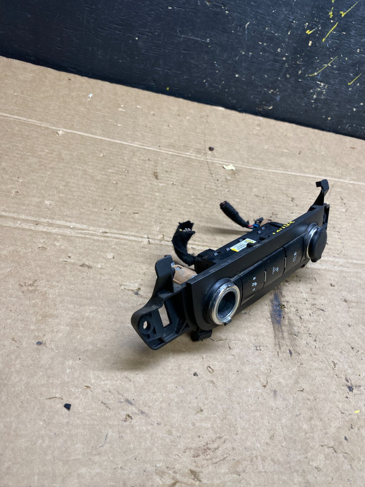 2007-2014 Chevrolet Tahoe Silverado Yukon Pedal Traction Control Switch W9447 DG1