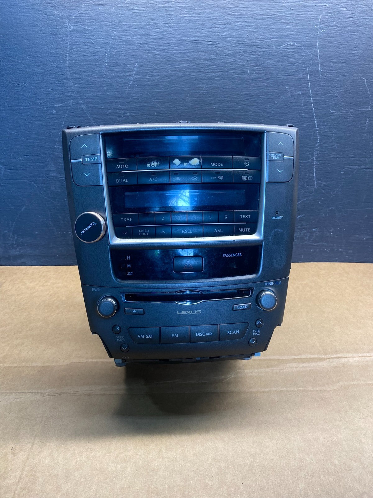 2006 to 2008 Lexus IS250 Screen Radio AM-FM CD Tuner Head Unit AD7323 DG0