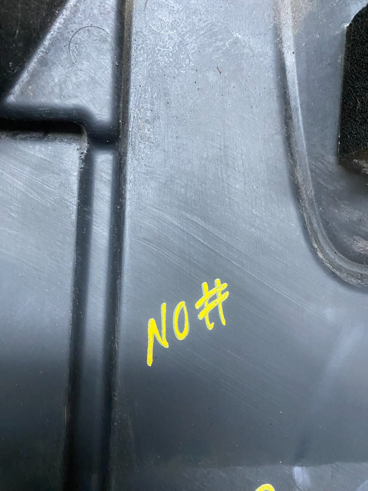 2005 to 2007 Honda Odyssey Black Engine Cover T9552 DG8