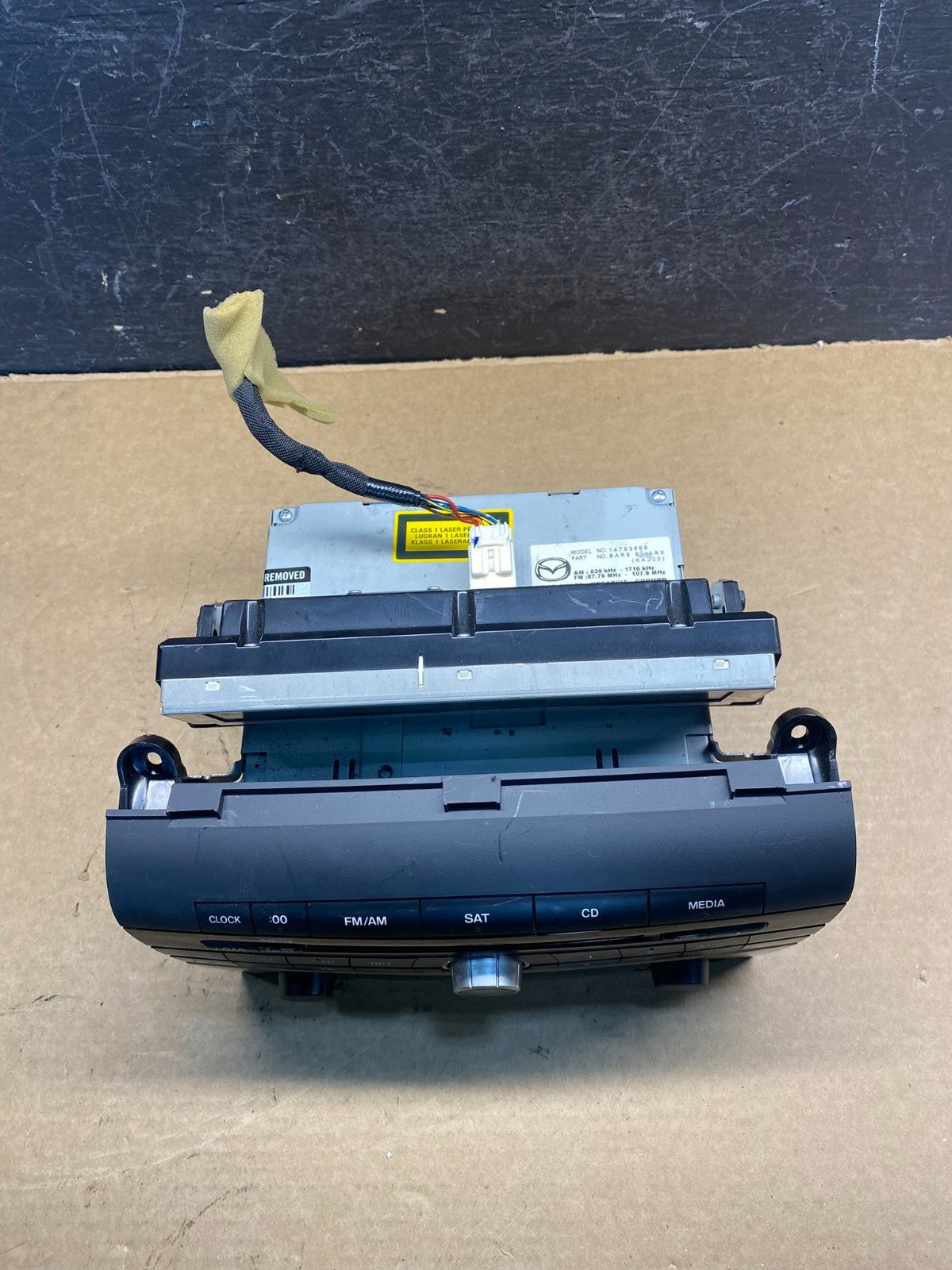 2008 2009 Mazda 3 Radio Stereo CD MP3 Player Control ad9878 DG3