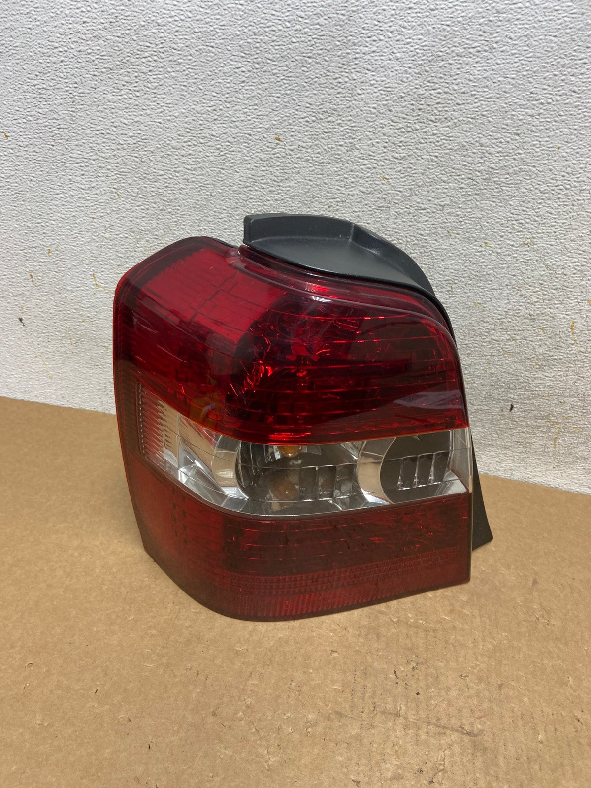 2004-2007 Toyota Highlander Left Driver LH Side Tail Light AI3336 LK0