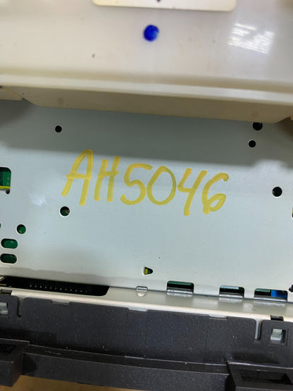 2009-2010 Nissan Murano AM FM Radio 6 CD Control Panel AH5046 DG8