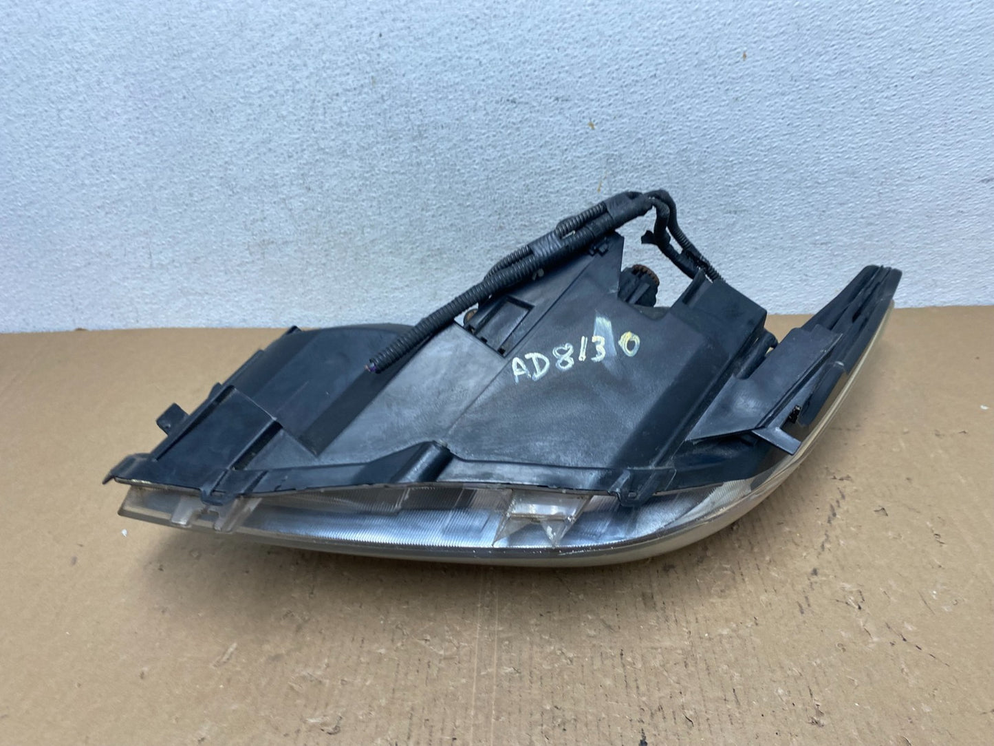2010 - 2011 Toyota Prius Right Passenger Rh Blue Halogen Headlight AD8130 DW7
