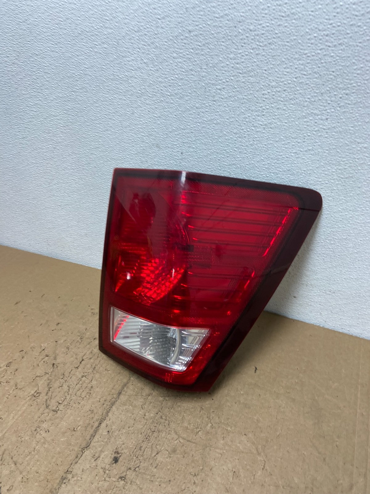 2007 to 2010 Jeep Grand Cherokee Right Passenger Tail Light AC7374 DW1