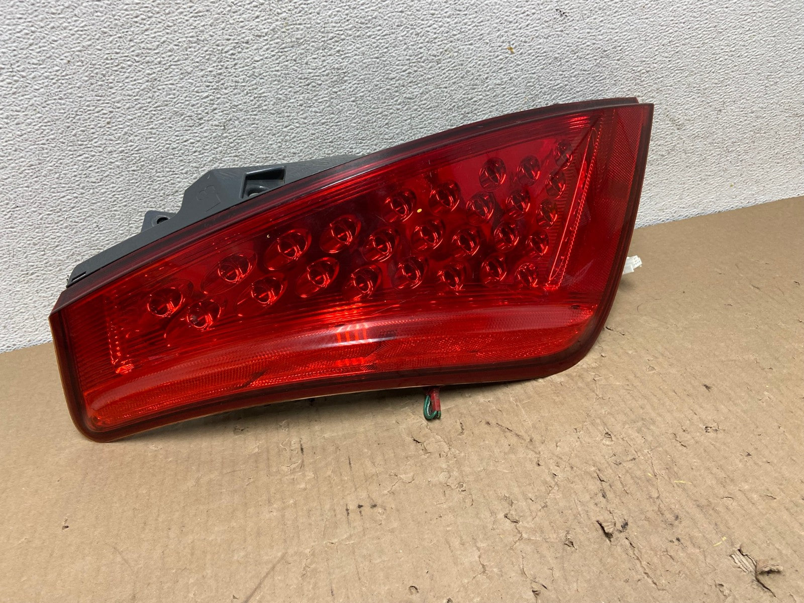 2006 2007 Nissan Murano Left Driver LH Side Tail Light AG8051 LK0