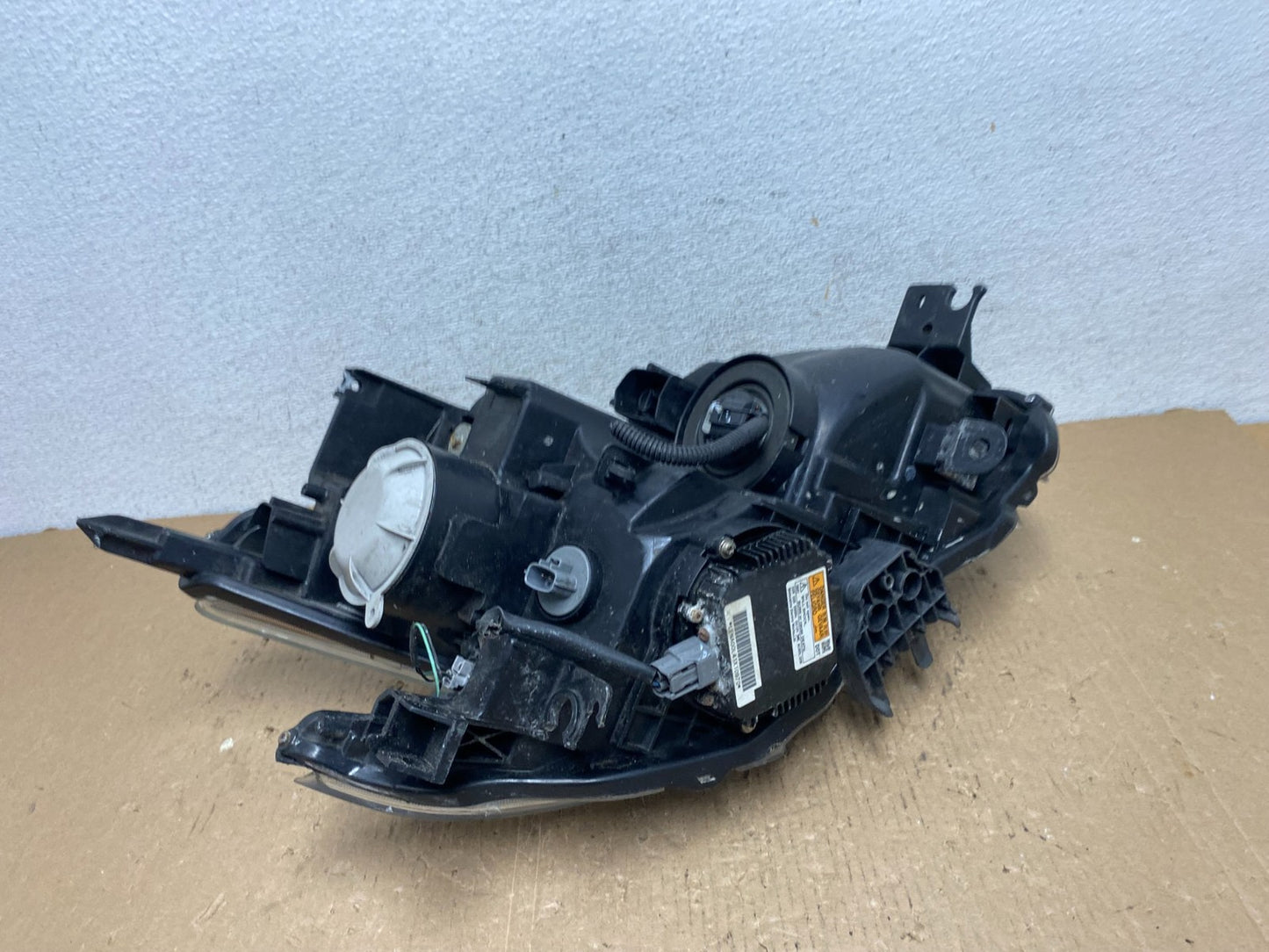 2009-2014 Nissan Maxima Headlight Left Driver Side Xenon HID AD8766 DW8