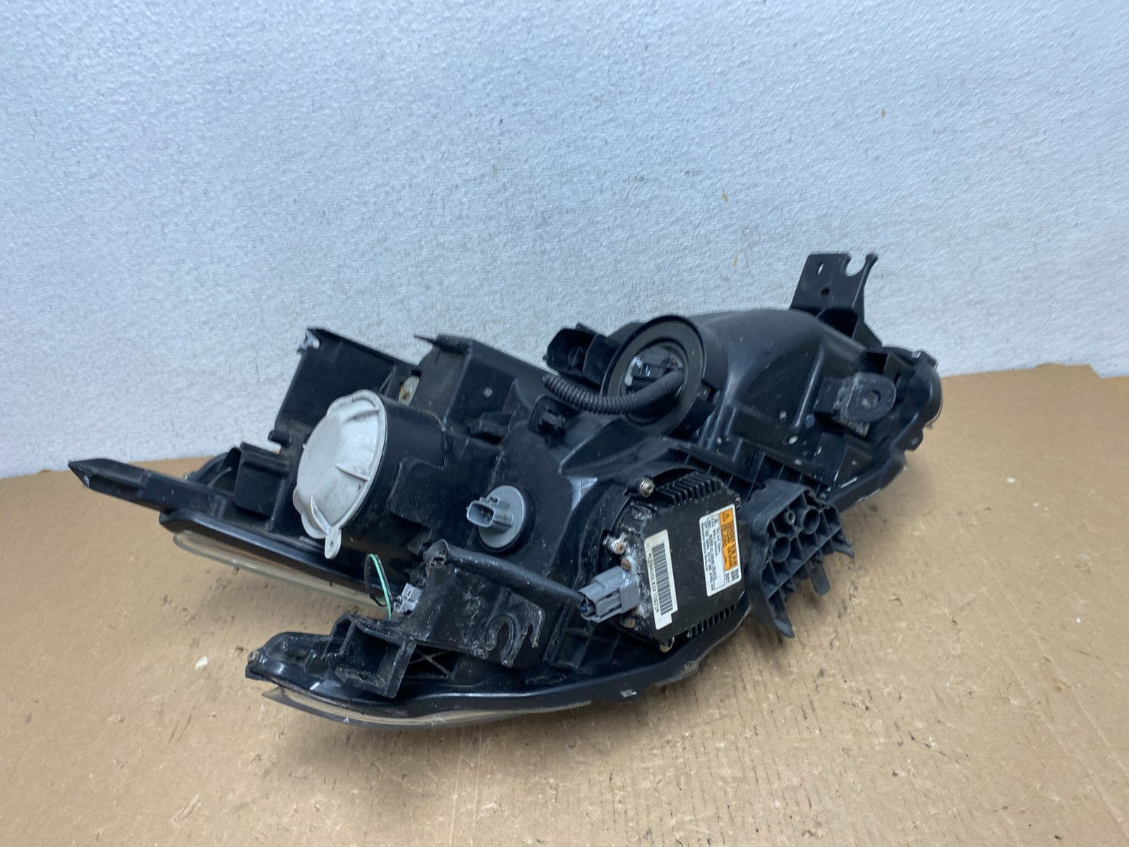 2009-2014 Nissan Maxima Headlight Left Driver Side Xenon HID AD8766 DW8