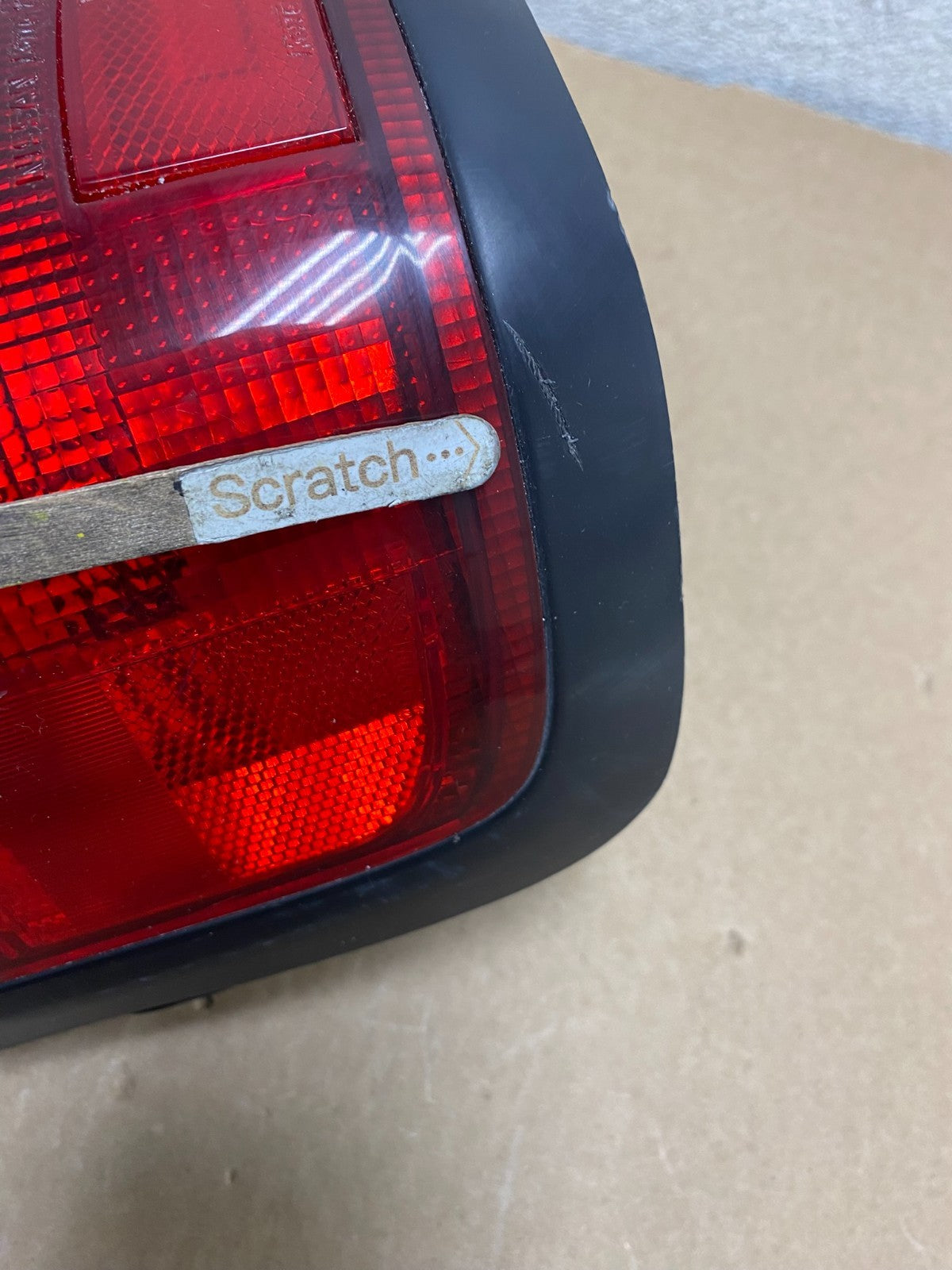 1996 - 1998 Nissan Pathfinder Left Driver LH Side Tail light U9723 DW3