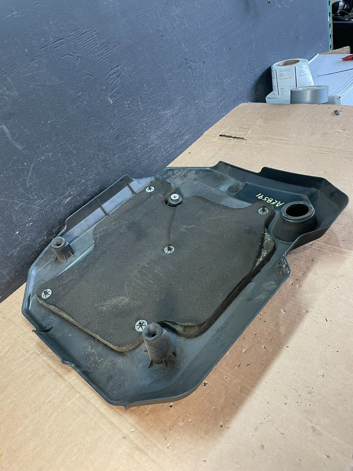 2013 to 2016 Cadillac SRX 3.6L Plastic Engine Cover Shield AE8591 DG3