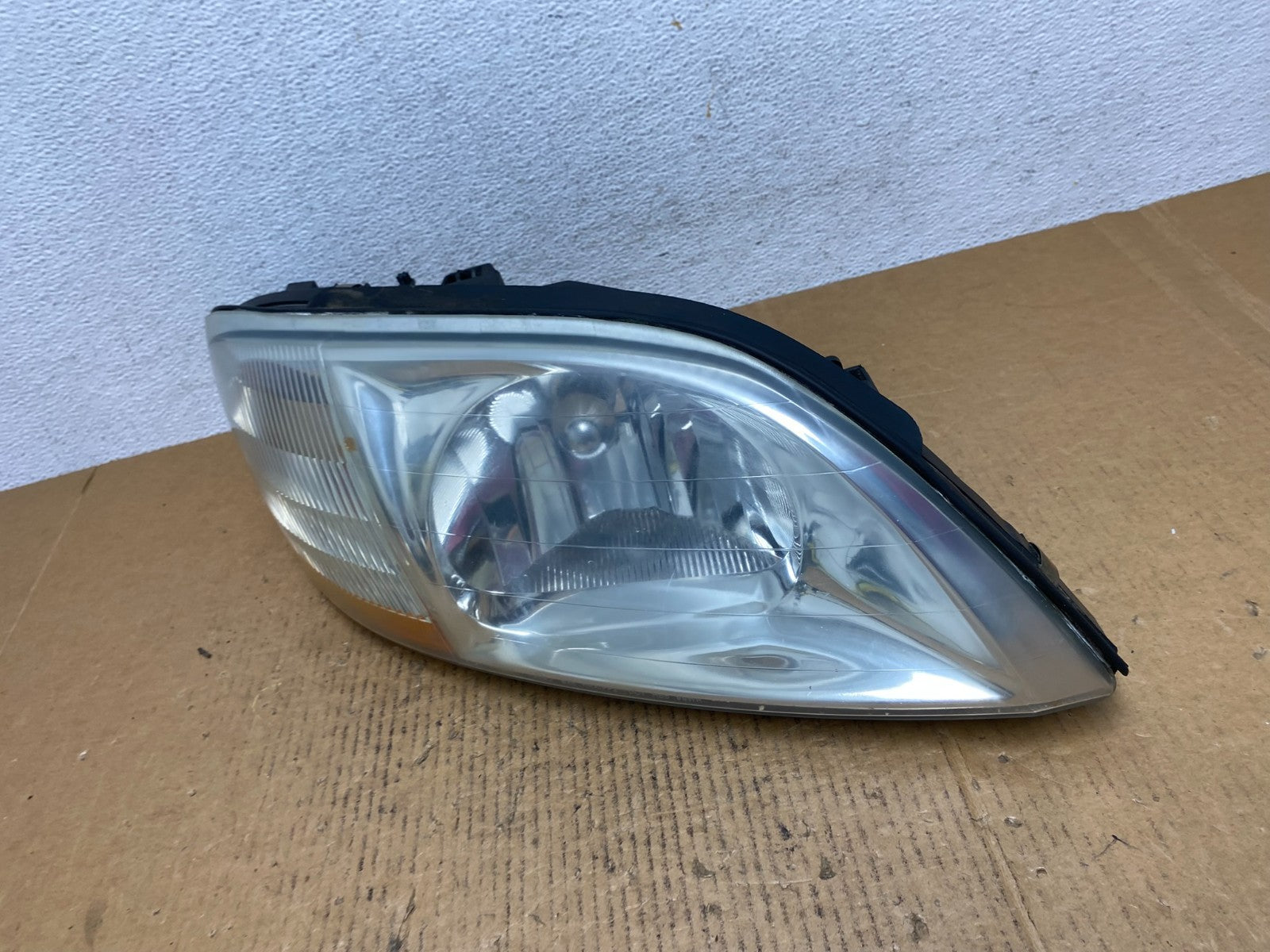 1999 to 2003 Ford Windstar Right Passenger RH Halogen Headlight AE0377 DW1