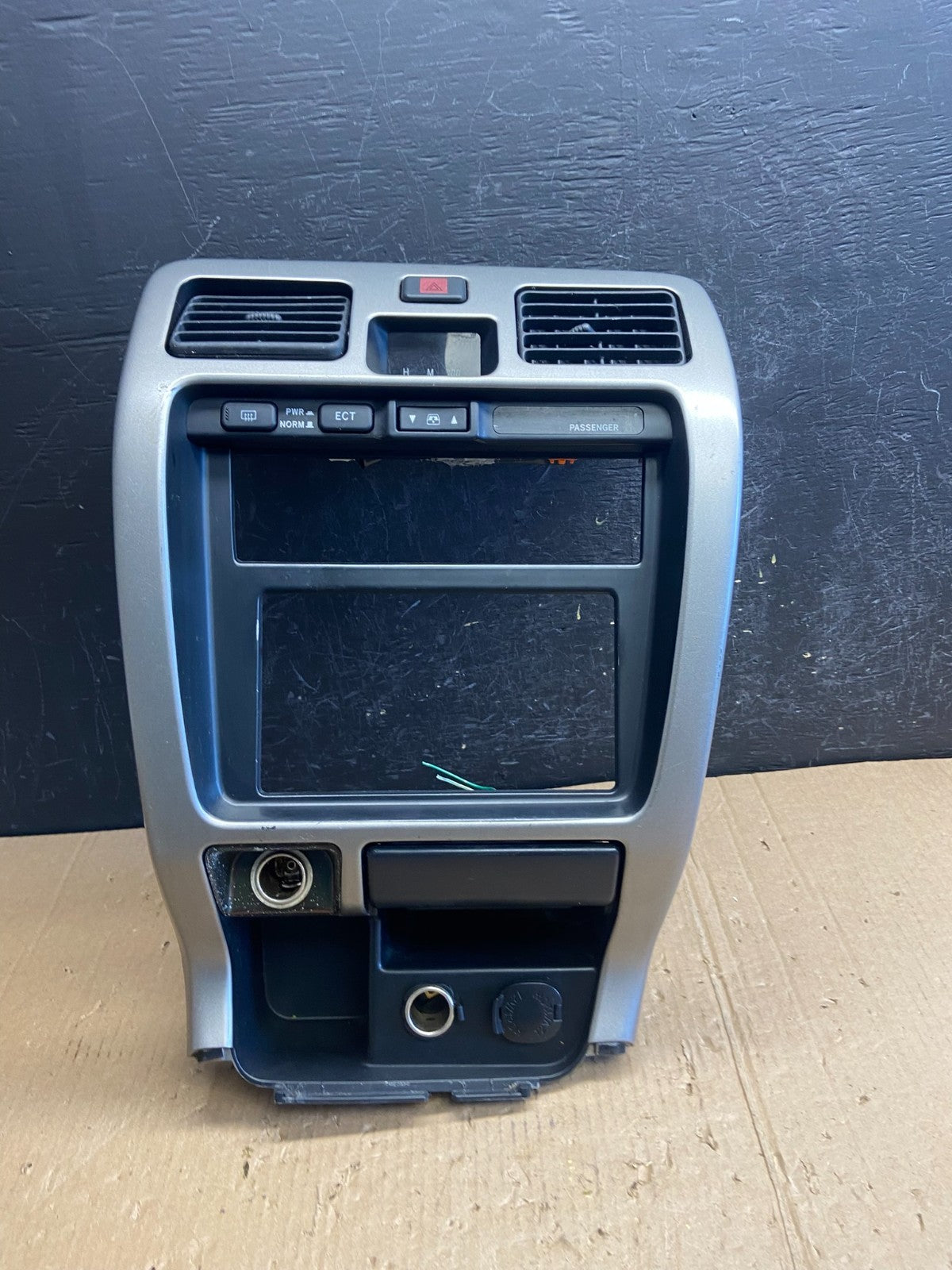 1998 to 2002 Toyota 4Runner Center Dash Radio Trim Bezel Vents AE4081 DG0