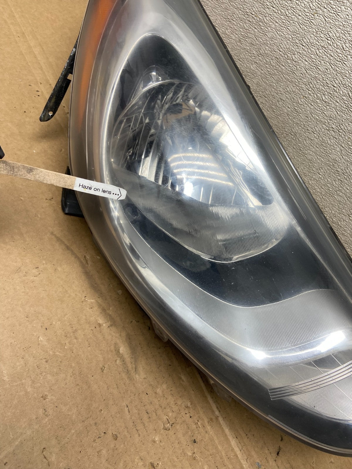 2013 to 2017 Hyundai Accent Right Passenger RH Side Headlight AB4608 DW4