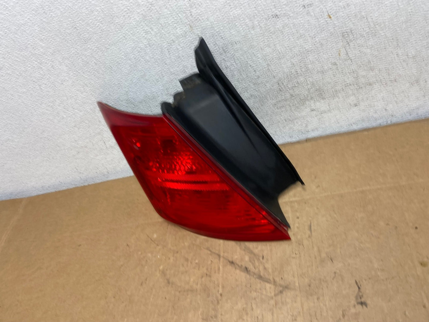 2014 to 2018 Ford Taurus Interceptor Left Driver LH Tail Light AD6194 LK1