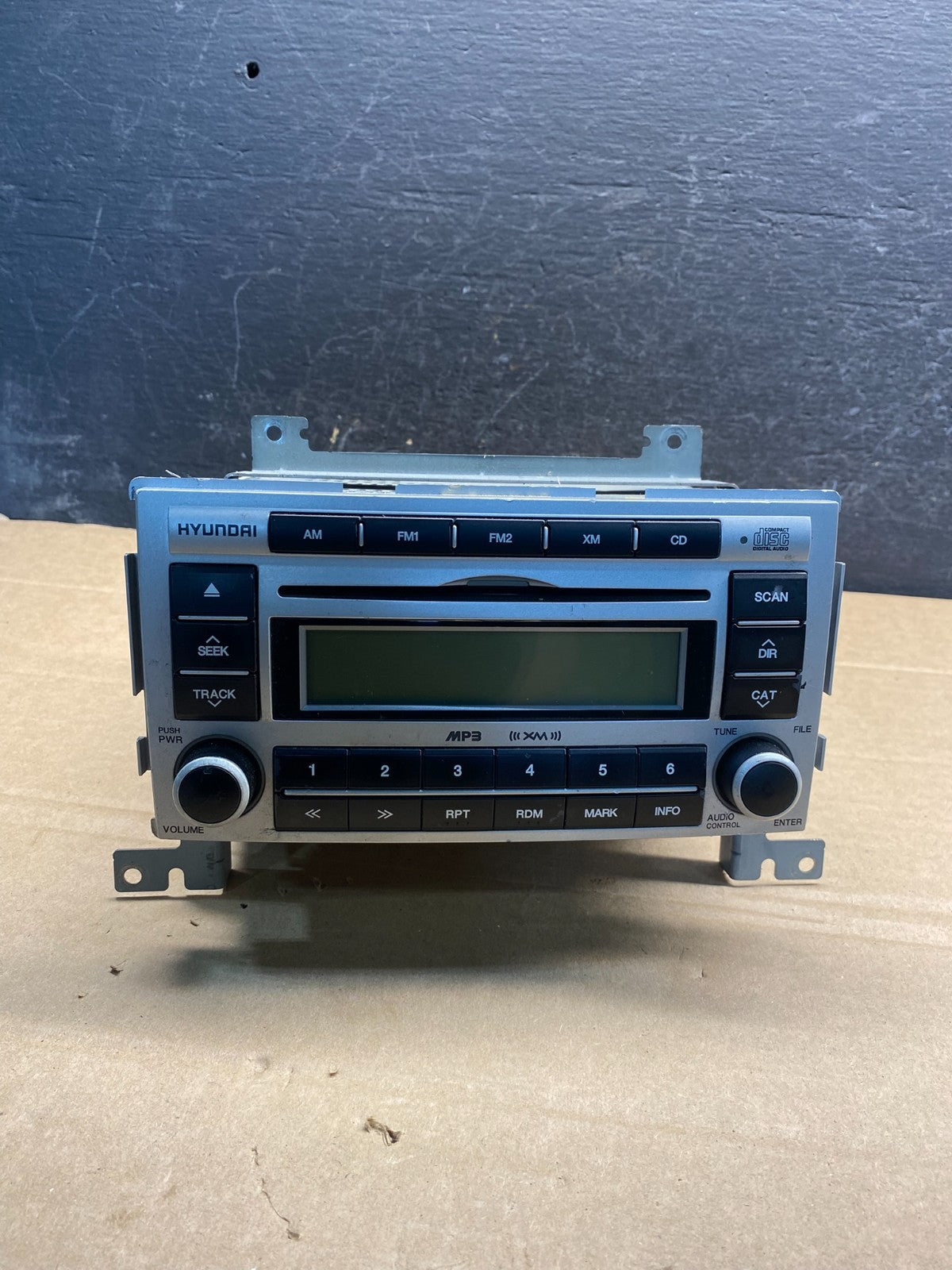 2007 2008 2009 Hyundai Santa Fe AM/FM Radio CD Player AE8134 DG0