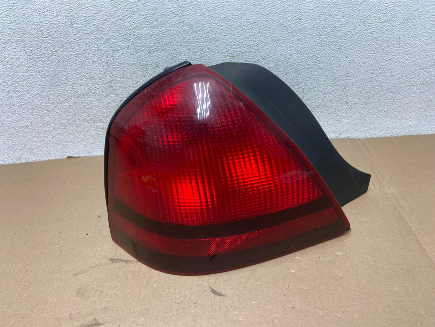 2003-2011 Mercury Grand Marquis Left Driver Lh Side Tail Light AG3341 LK0
