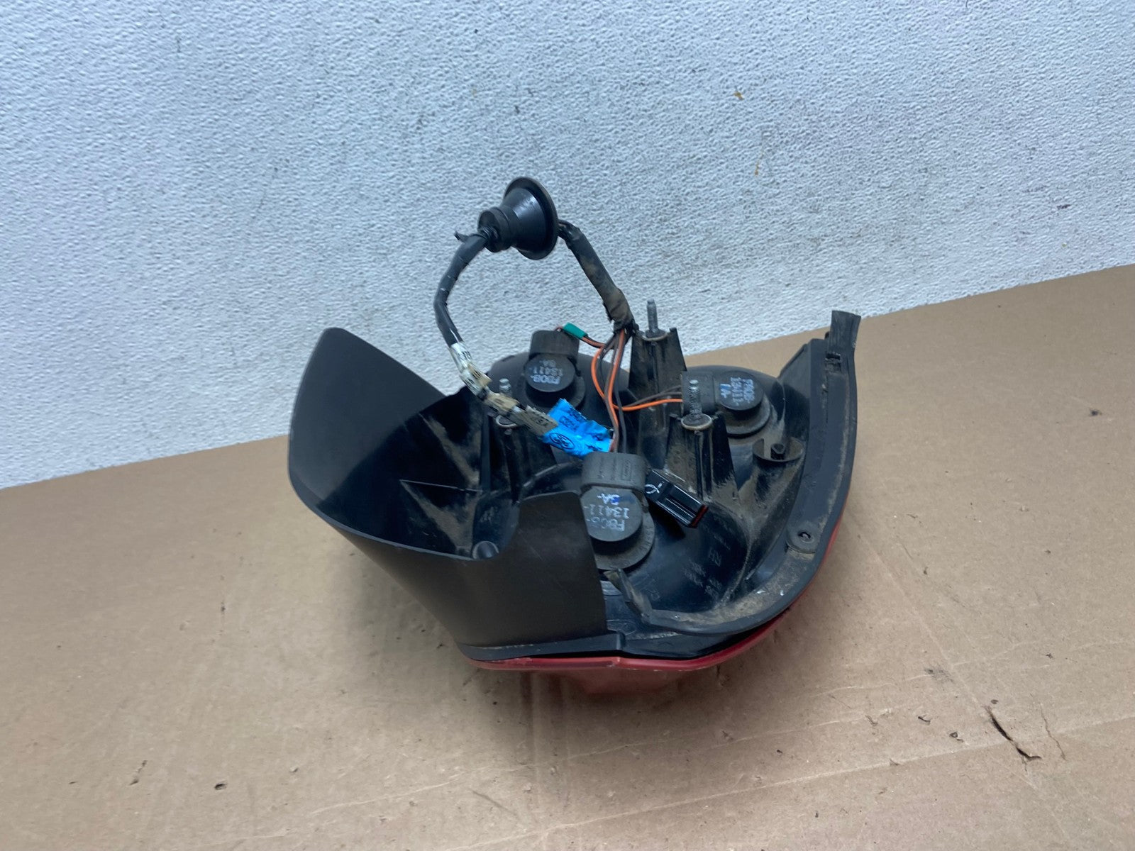 1998 to 2002 Lincoln Town Car Right Passenger RH Tail Light AE5064 LK5