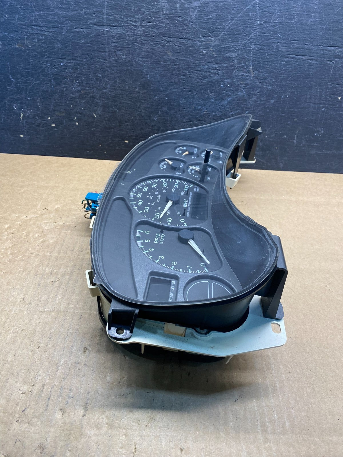 2002 GMC Yukon Speedometer Cluster Gauge ag7410 DG1