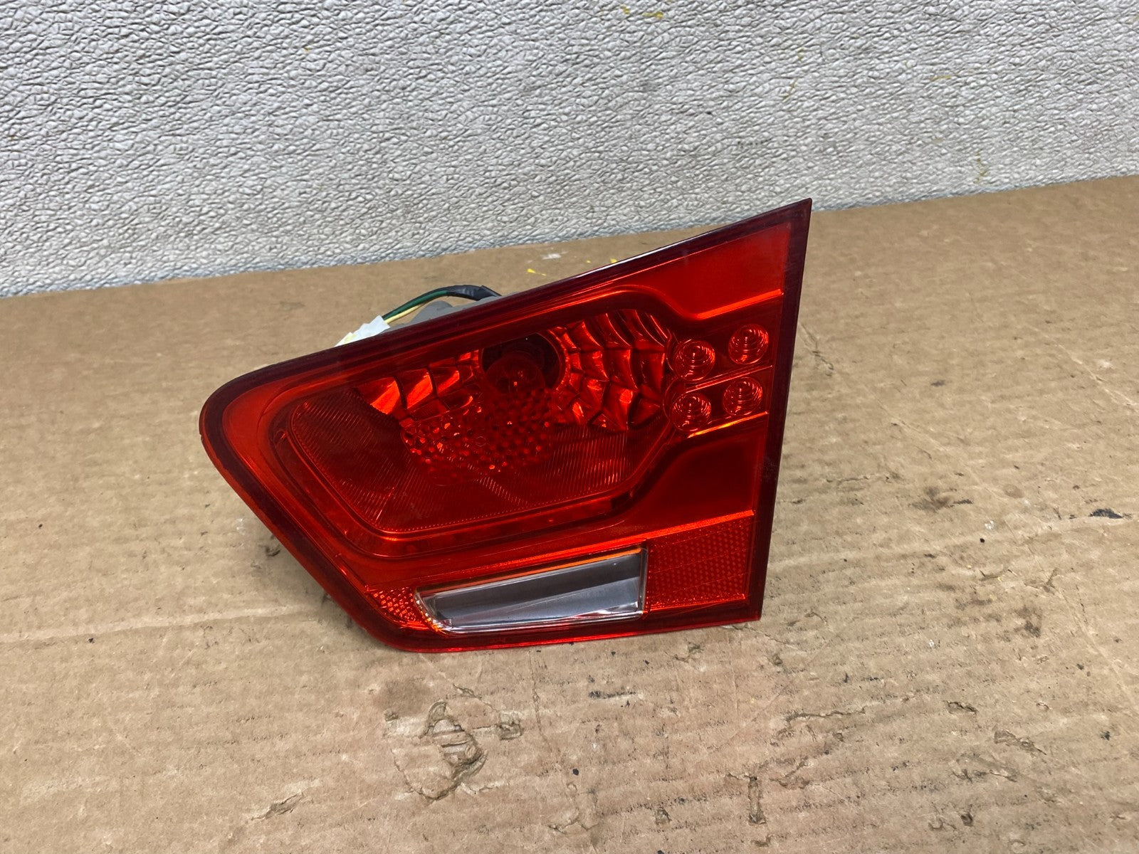 2010 to 2013 Kia Forte Right Passenger RH Side Tail Light Inner Oem Z2826 DW0