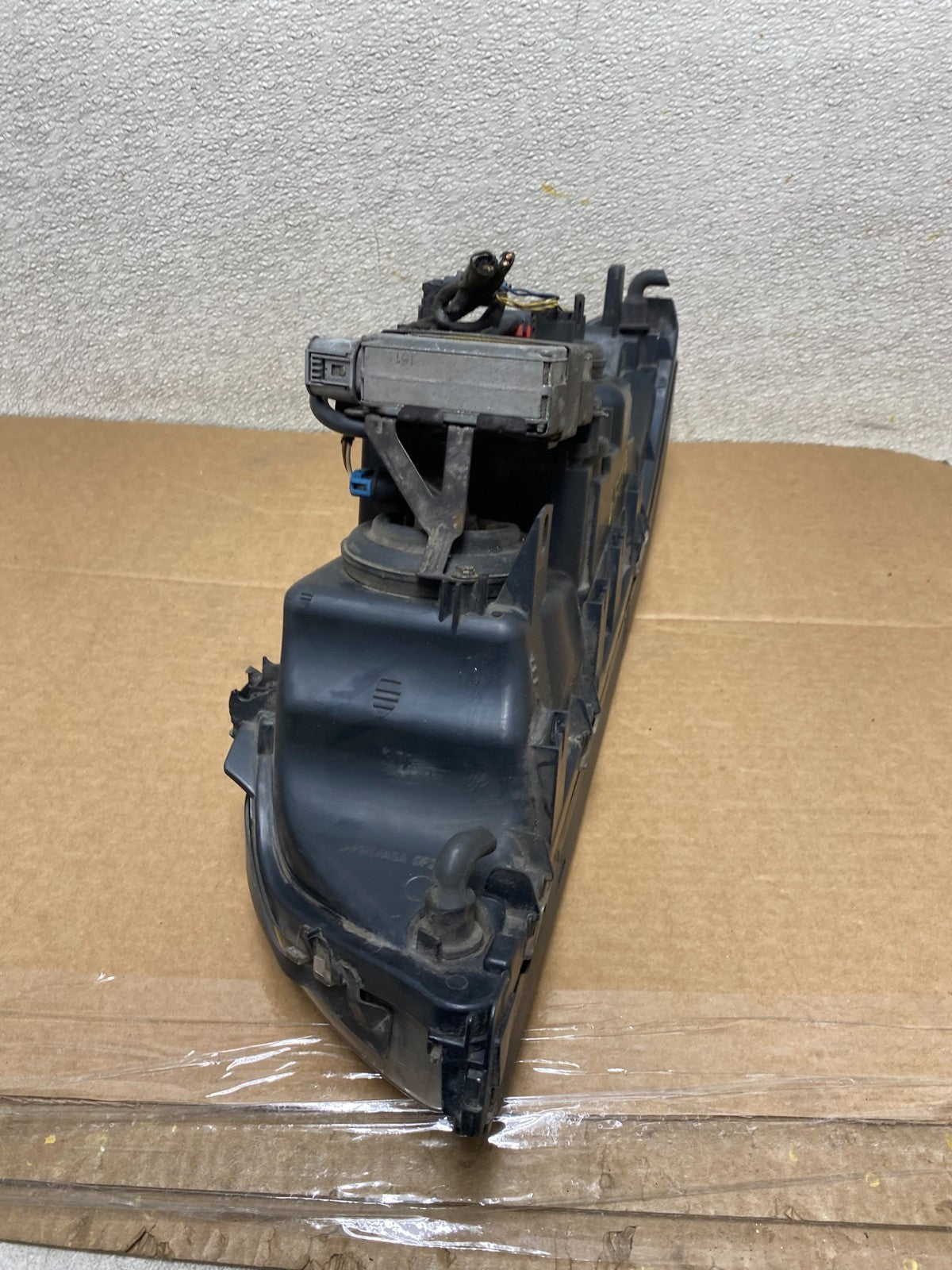 2001-2003 BMW E39 5 Series Headlight Right Passenger Side XENON Z1259 DW10