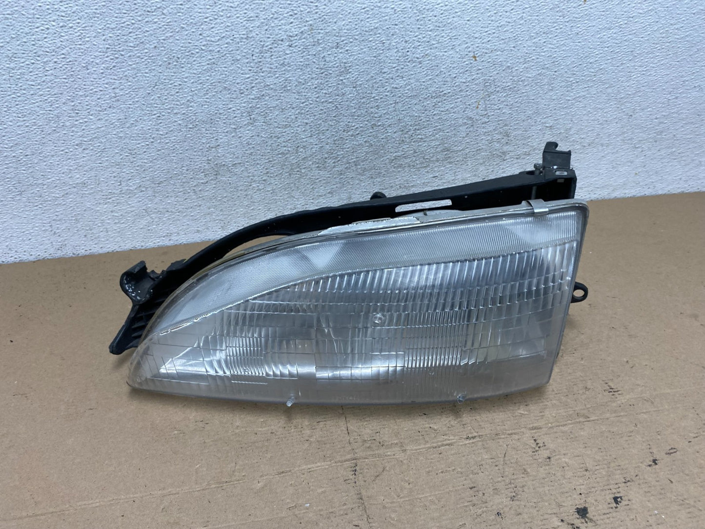 1995 to 1996 Toyota Camry Left Driver LH Side Headlight AF4638 DW0