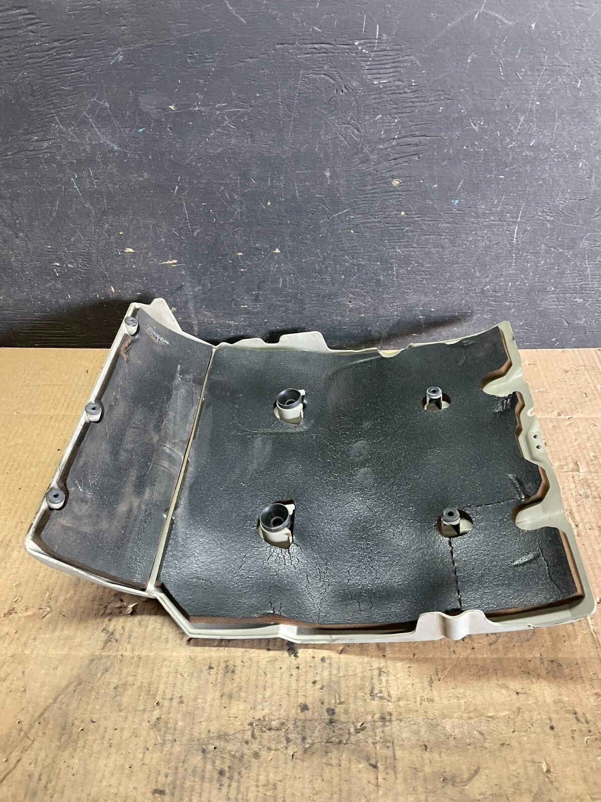 1997 to 2004 Cadillac Deville Seville Northstar Engine Motor Cover J4149 DG7